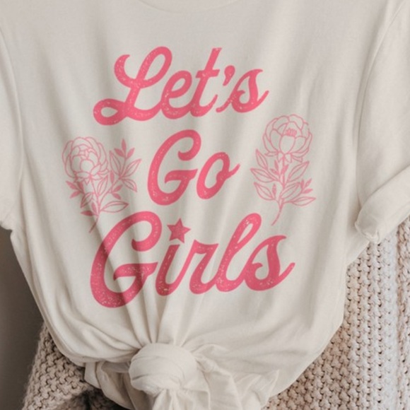 NWOT Off White & Pink Floral Country Western Oversized Short Sleeve Graphic Tee - Picture 2 of 2